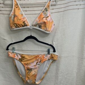 ☀️Bikini Size XL Peach Green Floral by: Xhilaration Great Condition☀️🌴☀️🏖️☀️
